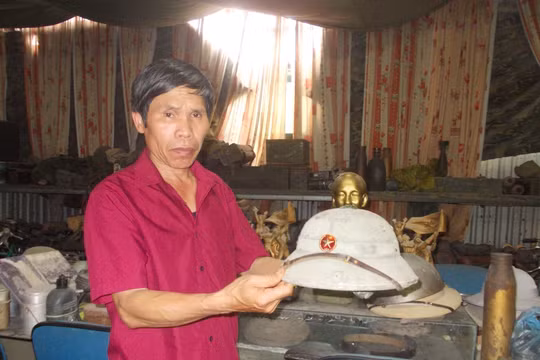 Chuyện người cán bộ công an nặng lòng với kỷ vật chiến tranh