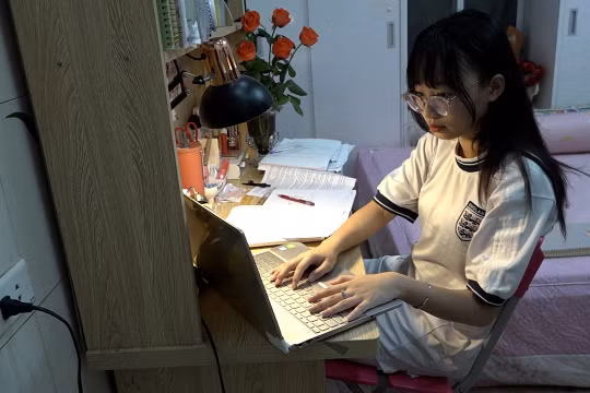 Hà Nội: Học sinh nước rút ôn tập cả ngày nghỉ lễ để thi vào lớp 10