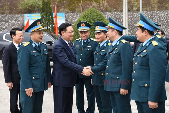 Các thế hệ cán bộ, chiến sĩ Trung đoàn Không quân 921 đã không ngừng nỗ lực, rèn luyện và trưởng thành
