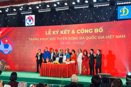 Trang phục ĐT bóng đá Việt Nam mang đậm bản sắc tinh thần Việt Nam