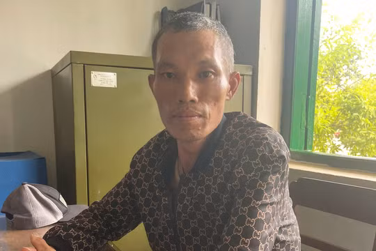 Kon Tum: Đối tượng cưa hạ hàng trăm m3 gỗ ở rừng cổ thụ ra đầu thú