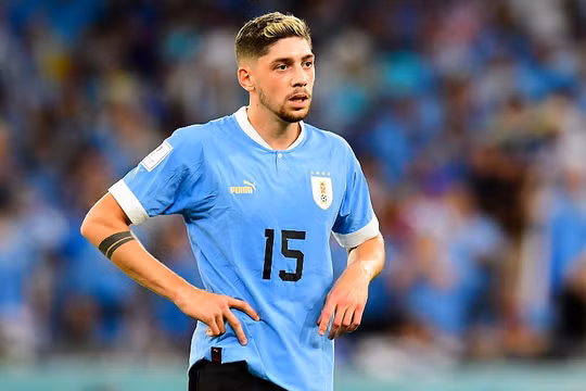 Valverde bùng nổ trong ngày Uruguay thắng đậm