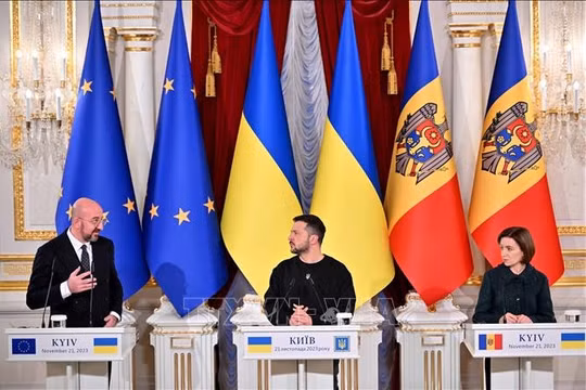 Liên minh châu Âu bắt đầu đàm phán kết nạp Ukraine và Moldova