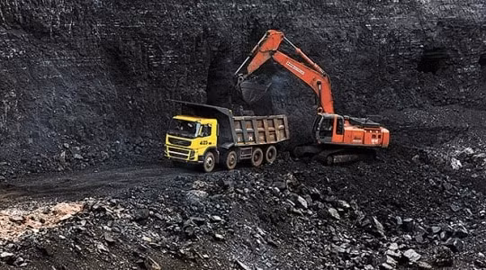 Ấn Độ mong muốn tăng sản lượng than và cắt giảm nhập khẩu