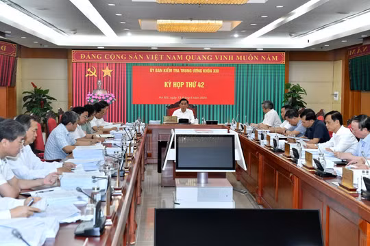 Kỷ luật cảnh cáo Ban cán sự đảng UBND tỉnh Ninh Thuận nhiệm kỳ 2016 - 2021