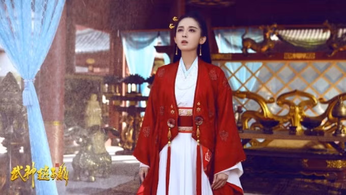 Cổ Lực Na Trát với vai Điêu Thuyền bị xem như “ bình hoa di động”.