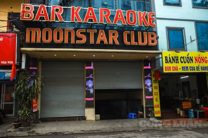Ngay sau đó các quán karaoke đã tạm dừng hoạt động bắt đầu từ sáng 1/2 để đảm bảo phòng chống dịch bệnh.