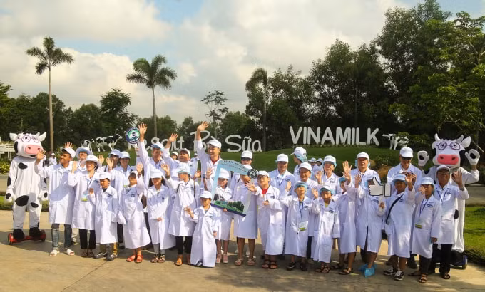 Bắt đầu chuyến tham quan ngôi nhà lý tưởng của những cô bò hạnh phúc nhất vùng đất Tây Ninh thôi!