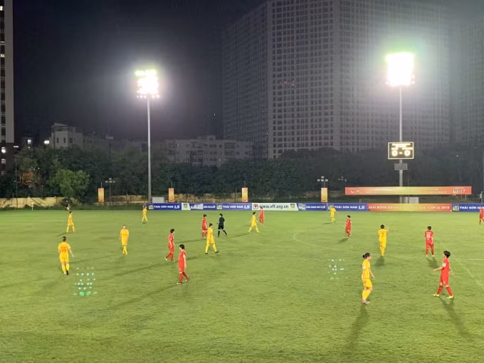 Hà Nội và Phong Phú Hà Nam đã cống hiến trận chung kết đầy kịch tính và hấp dẫn. Ảnh: Hoàng Dương
