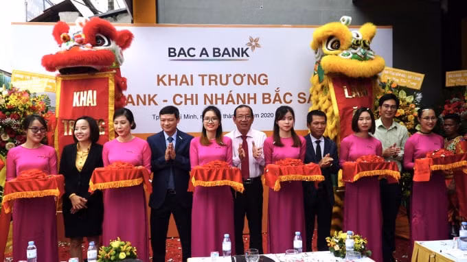 Nghi lễ cắt băng khai trương BAC A BANK Chi nhánh Bắc Sài Gòn