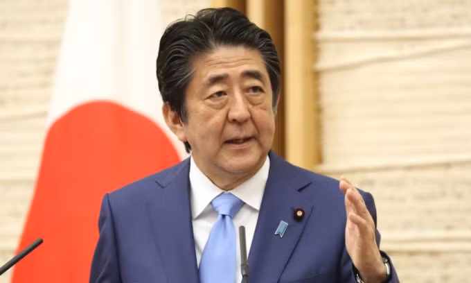Thủ tướng Abe trong cuộc họp báo ngày 4/5. Ảnh: Nikkei.