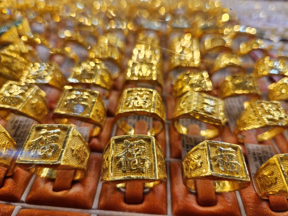 Giá vàng hôm nay 19 11 2025 Giá vàng SJC, giá vàng nhẫn, vàng thế giới
