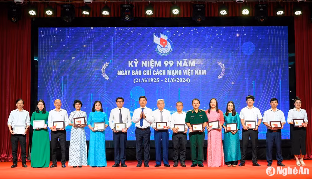 nghe an vinh danh 34 tac pham xuat sac tai le trao giai bao chi nghe an 2023 hinh 3