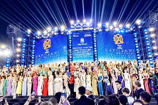 Người dân và du khách hào hứng vây kín, nồng nhiệt chào đón các thí sinh Miss World 2026.