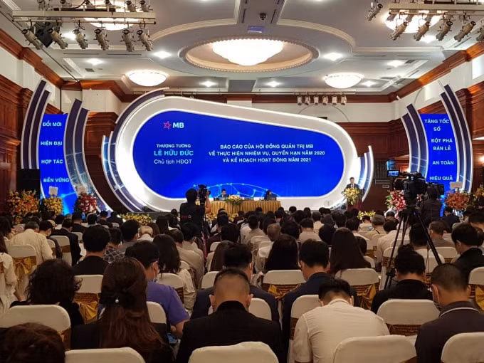 Ngân hàng MB vừa được Ngân hàng Nhà nước chấp thuận tăng vốn thêm gần 9.800 tỷ đồng.
