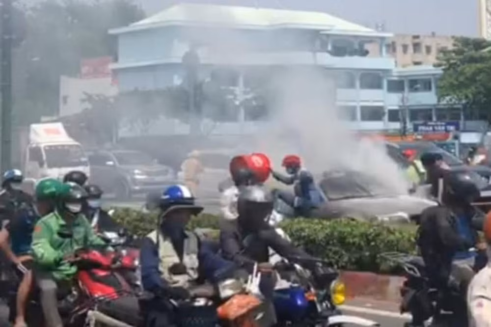 Vụ việc khiến tình trạng giao thông bị ùn tắc. Ảnh: tienphong.vn