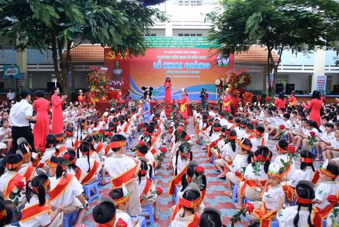 Lễ khai giảng diễn ra trong không khí vui tươi với nhiều phần hội hấp dẫn. Ảnh: VGP