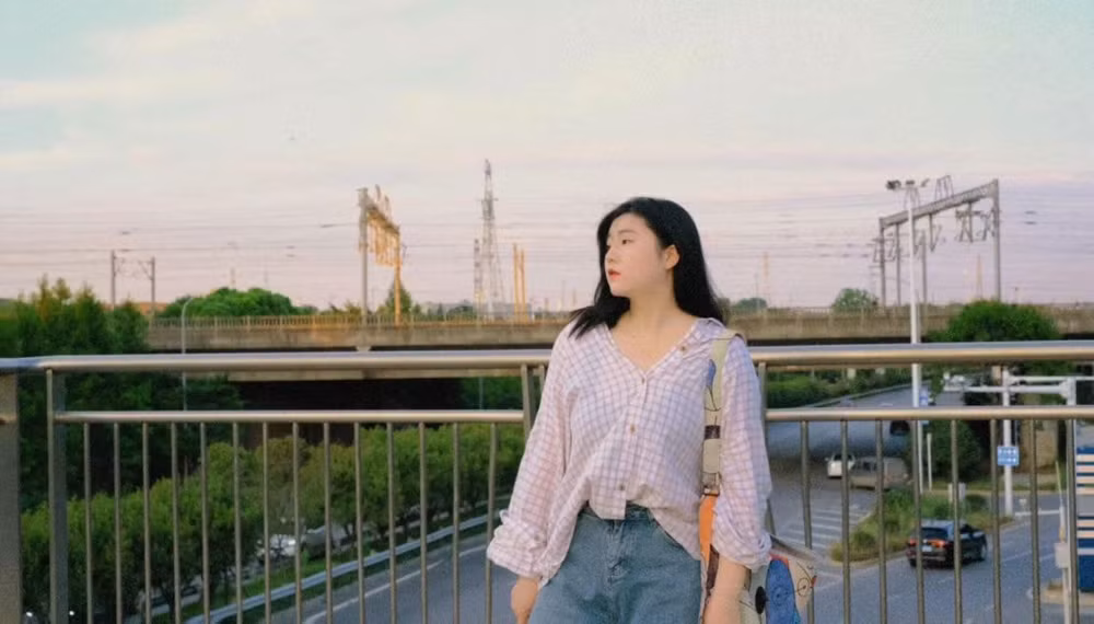 qua ap luc dan van phong trung quoc o at chuyen sang lam lao dong chan tay hinh 2