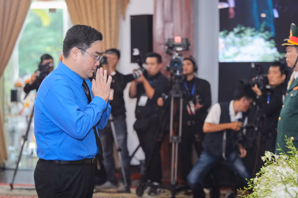 cac co quan doan the trung uong va dia phuong den vieng tong bi thu nguyen phu trong tai tp hcm hinh 7