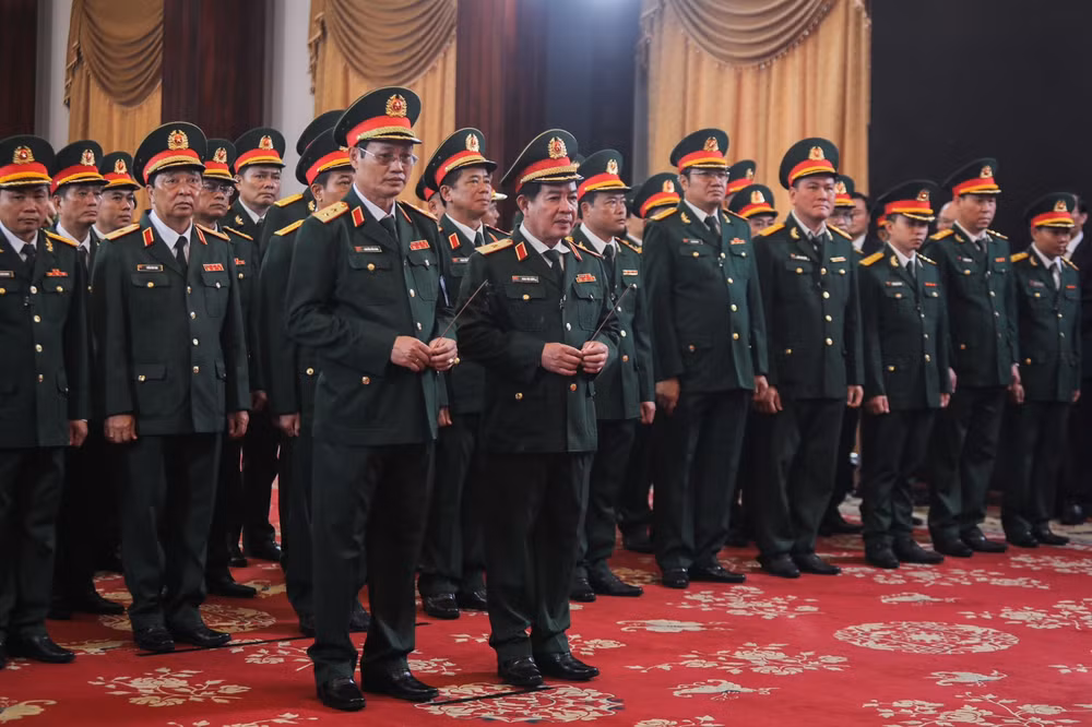 cac co quan doan the trung uong va dia phuong den vieng tong bi thu nguyen phu trong tai tp hcm hinh 10