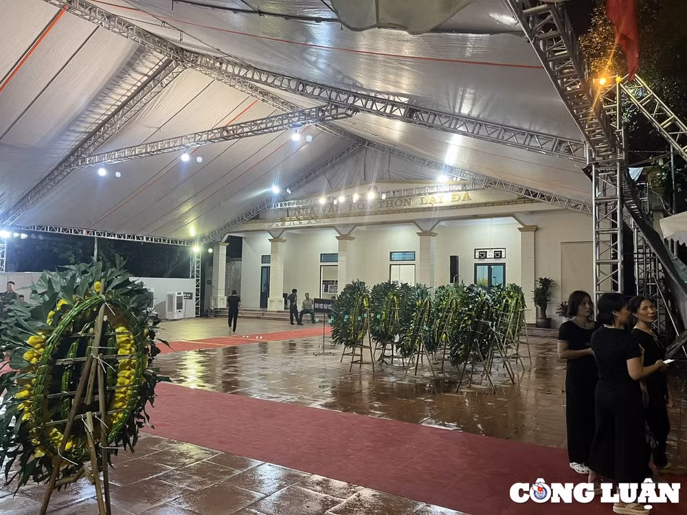 ha noi lang le truoc gio tien dua vi tong bi thu dang kinh hinh 4