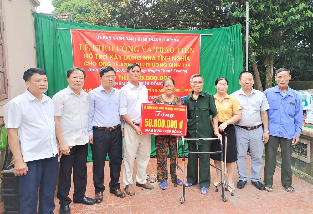 dung ban phao hoa danh 550 trieu xay nha tinh nghia hinh 2
