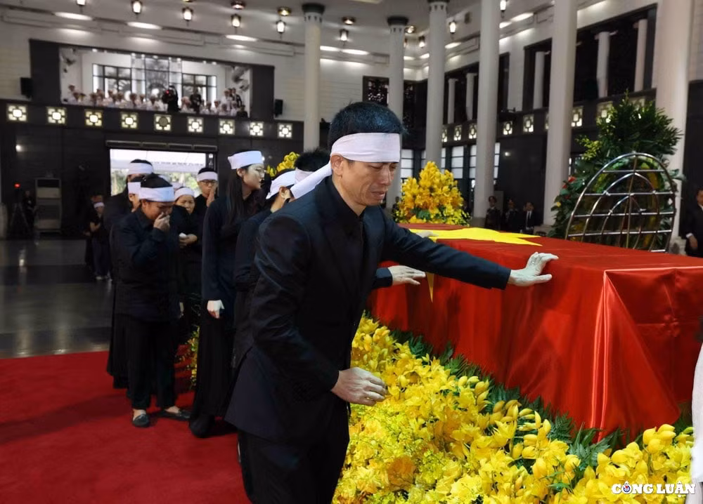 nhung hinh anh xuc dong trong quoc tang tong bi thu nguyen phu trong hinh 5