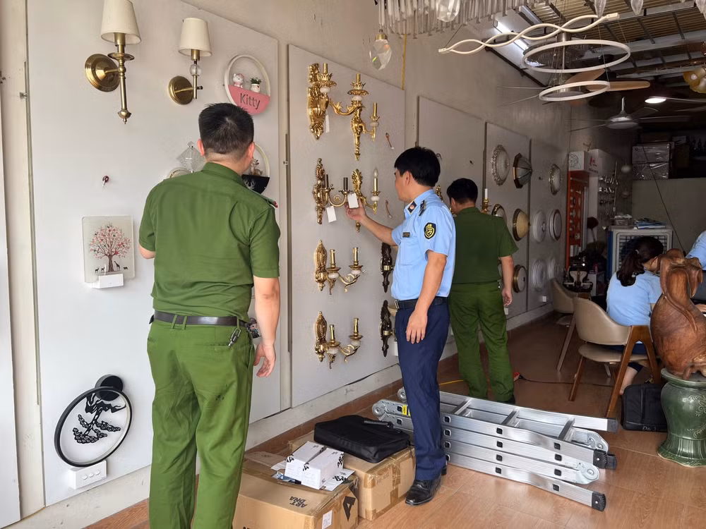 tinh trang buon ban hang nhap lau khong ro nguon goc co chieu huong gia tang tai ha nam hinh 1
