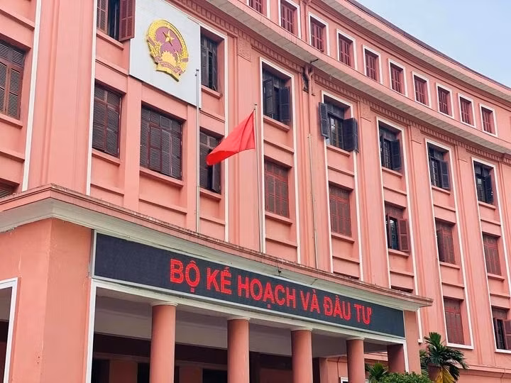 nguoi co chuc vu khong duoc thanh lap doanh nghiep thuoc 12 linh vuc nay sau khi thoi chuc hinh 1