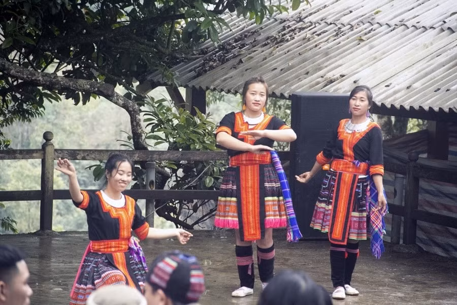 kham pha thien duong trong may sin suoi ho hinh 6