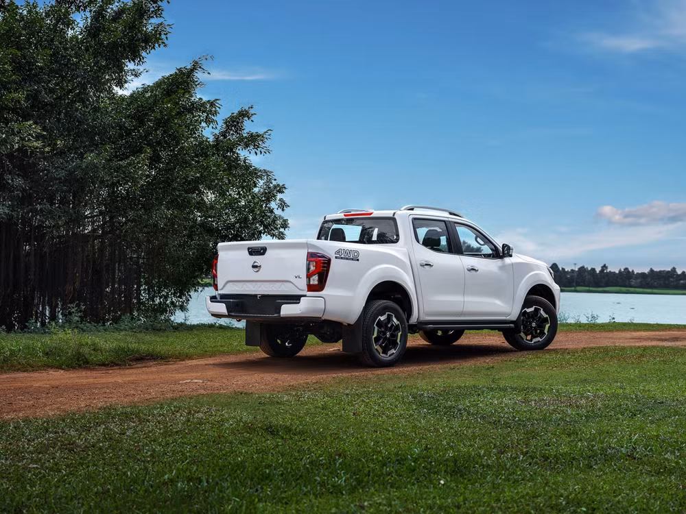 nissan navara 2024 them phien ban giam gia canh tranh truc tiep ford ranger hinh 5