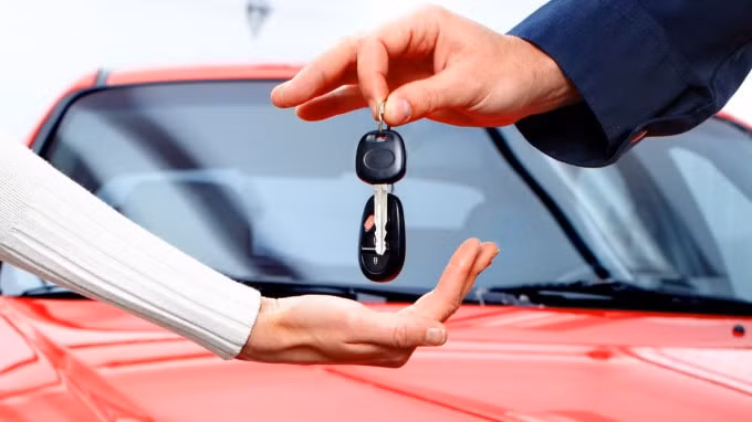 Người dân phải nộp lại biển số khi bán xe khác địa phương. Ảnh minh họa,