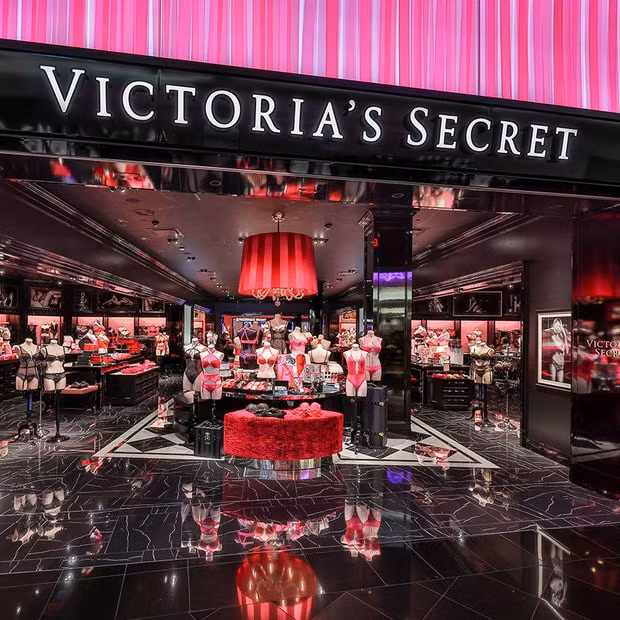 Victoria's Secret đóng cửa 250 cửa hàng tại Mỹ và Canada, kinh doanh ngày một thua lỗ. Ảnh: TL.
