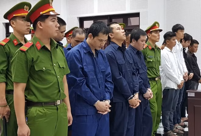 Các bị cáo tại phiên xét xử. (Ảnh: Việt Tường)