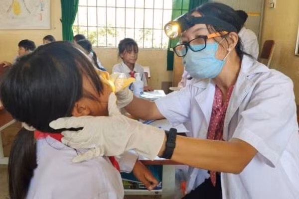 Tăng cường biện pháp phòng ngừa, truy vết để phòng ngừa bệnh bạch hầu trên diện rộng. Ảnh: TL.