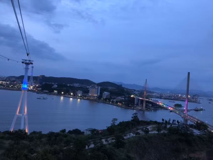 Tỉnh Quảng Ninh nỗ lực thực hiện mục tiêu tăng trưởng GRDP năm 2020 đạt khoảng 12%. Ảnh: Dương Lâm