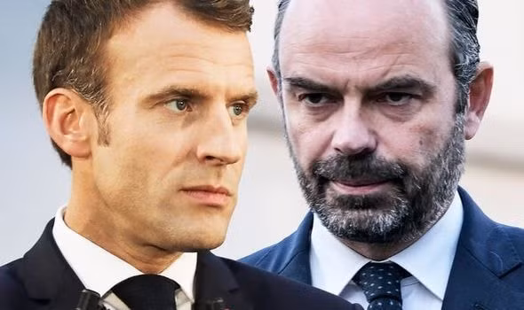 Tổng thống Emmanuel Macron bổ nhiệm ông Jean Castex thay Edouard Philippe (phải) làm Thủ tướng Pháp - Ảnh: Reuters