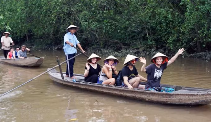 Sông nước, miệt vườn của ĐBSCL luôn thu hút khách quốc tế khi đến du lịch tại Việt Nam