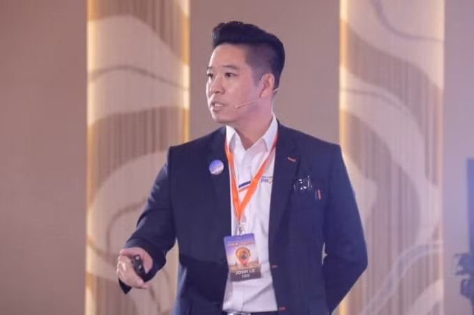 Ông John Le - nhà sáng lập Công ty Propzy từng thuộc top 40 doanh nhân thành đạt dưới 40 tuổi tại Mỹ khi sáng lập một ứng dụng hàng đầu trong lĩnh vực công nghệ tài chính.