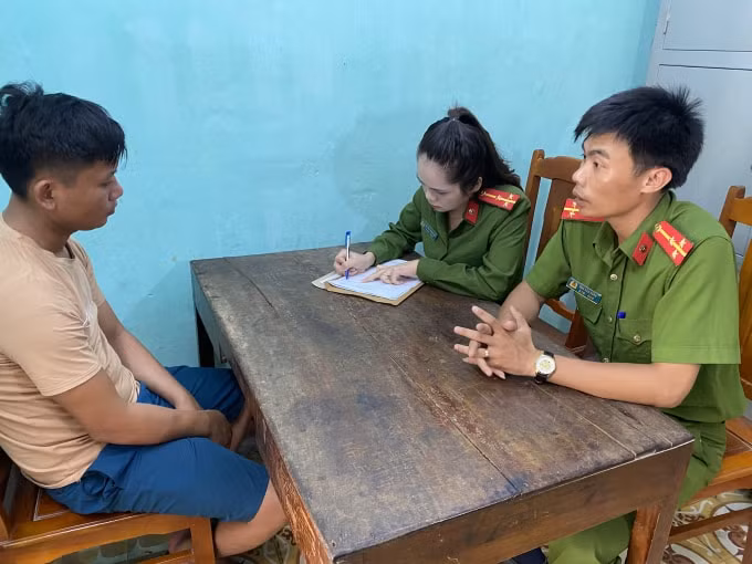 Các đối tượng tại cơ quan công an