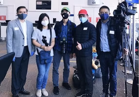 Ê-kíp sản xuất tại sân bay quốc tế San Francisco. Ảnh: vtv.vn
