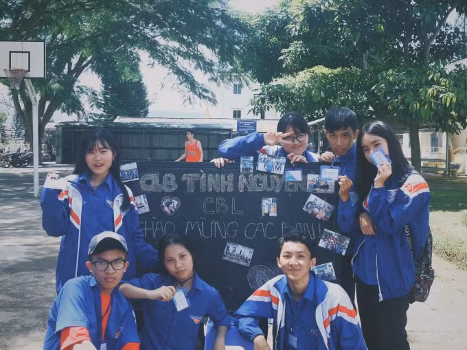 Hoạt động ngoại khóa tại Bảo Lộc khá hạn chế nên CLB tình nguyện tại trường mà Duy tham gia và điều hành có thể xem là “của hiếm”.