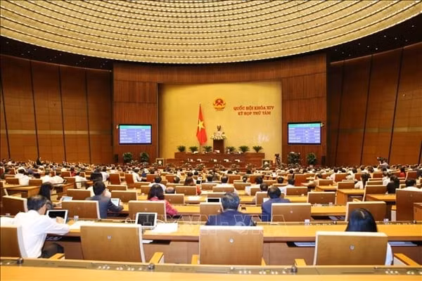 Ngày 25/12/2019, Quốc hội thông qua Luật sửa đổi, bổ sung một số điều của Luật Nhập cảnh, xuất cảnh, quá cảnh, cư trú của người nước ngoài tại Việt Nam. Ảnh: TTXVN