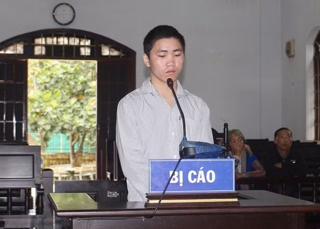 Bị cáo Mùa A Chớ tại phiên tòa.
