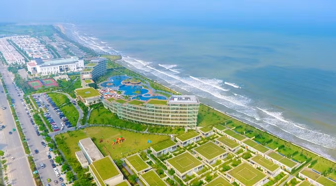 Từ những vùng đất hoang sơ, nhờ sự chung tay của các doanh nghiệp du lịch, nhiều nơi đã “thay da đổi thịt”, góp phần thúc đẩy kinh tế, du lịch địa phương.&nbsp;