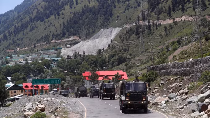 Thủ tướng Ấn Độ Modi vừa có chuyến thăm Ladakh, khu vực biên giới tranh chấp với Trung Quốc - Ảnh: Reuters