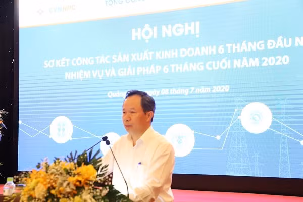 Ông Thiều Kim Quỳnh - Chủ tịch HĐTV Tổng công ty Điện lực miền Bắc phát biểu chỉ đạo Hội nghị.