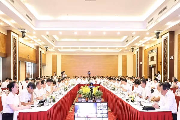 Hội nghị sơ kết công tác 6 tháng đầu năm và triển khai kế hoạch 6 tháng cuối năm 2020 của Tổng công ty Điện lực miền Bắc.
