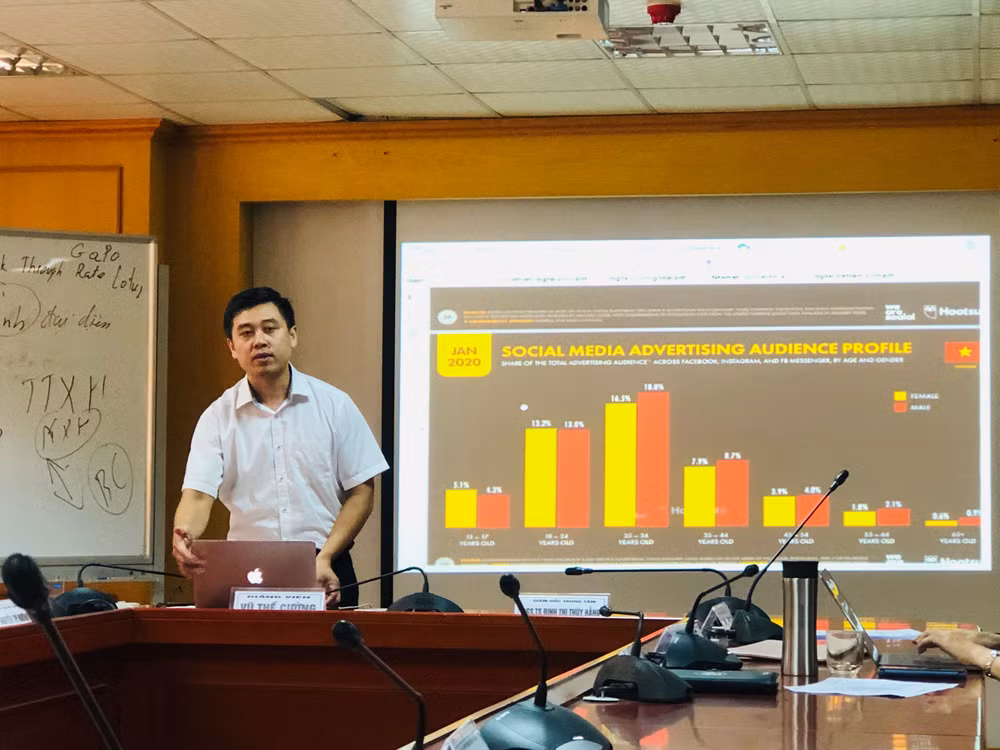 Giảng viên Vũ Thế Cường đến từ Học viện báo chí và Tuyên truyền.