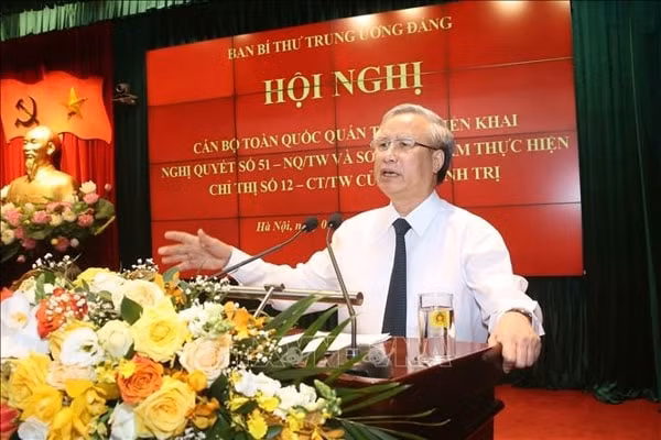 Đồng chí Trần Quốc Vượng, Ủy viên Bộ Chính trị, Thường trực Ban Bí thư Trung ương Đảng phát biểu tại Hội nghị. Ảnh: TTXVN